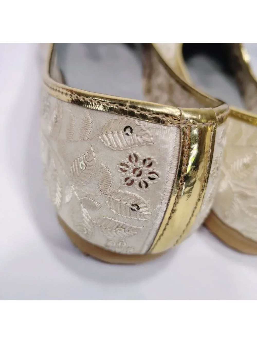 Traditional Ethnic Cream Mojari Shoes  Size 12 Gold Embroidery Split Toe Design